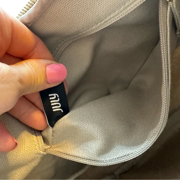 July Everyday Crescent sling bag with adjustable crossbody strap neutral - Picture 6 of 13